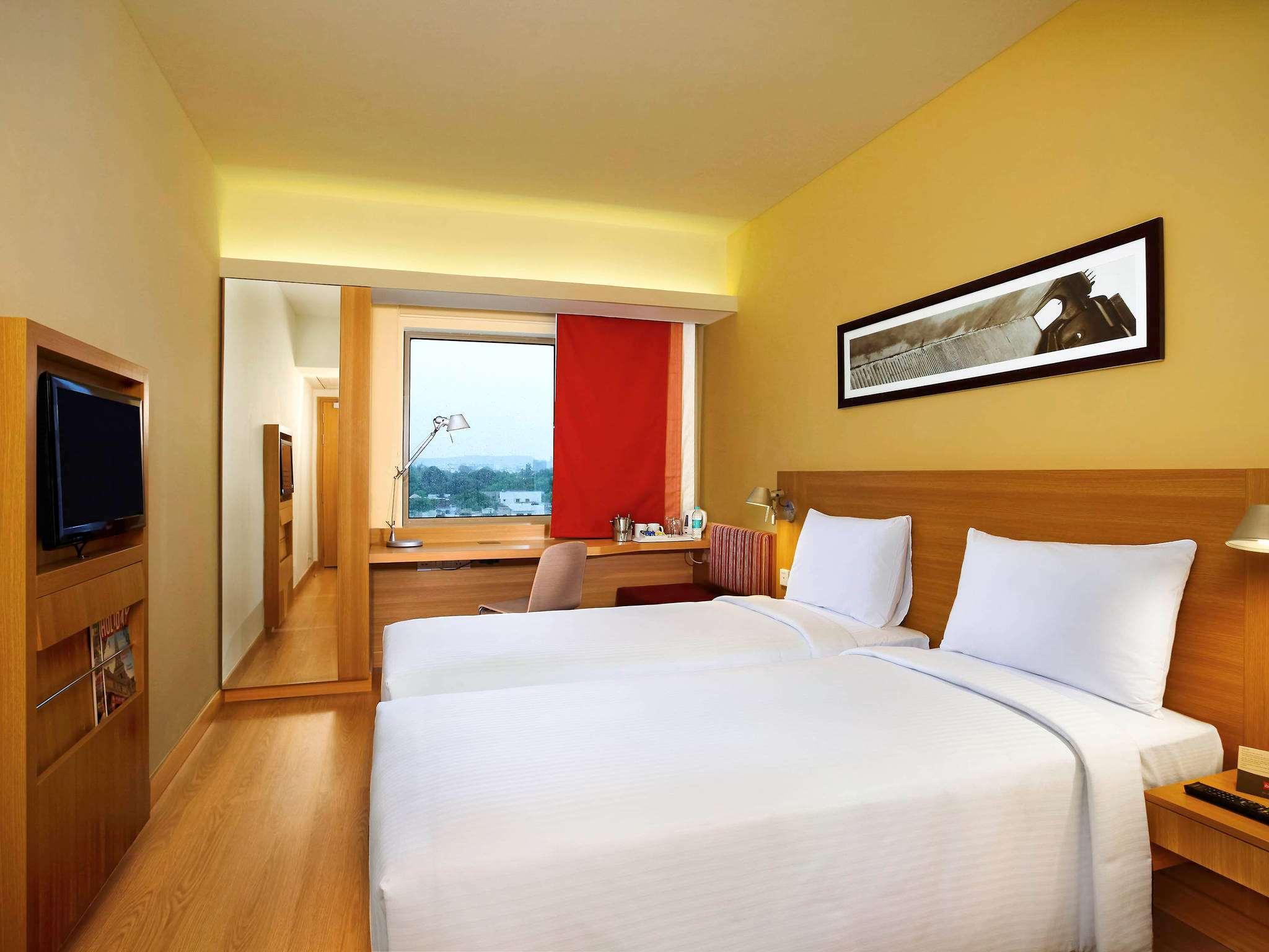 Ibis Gurgaon Golf Course Road - An Accor Brand Hotel Buitenkant foto