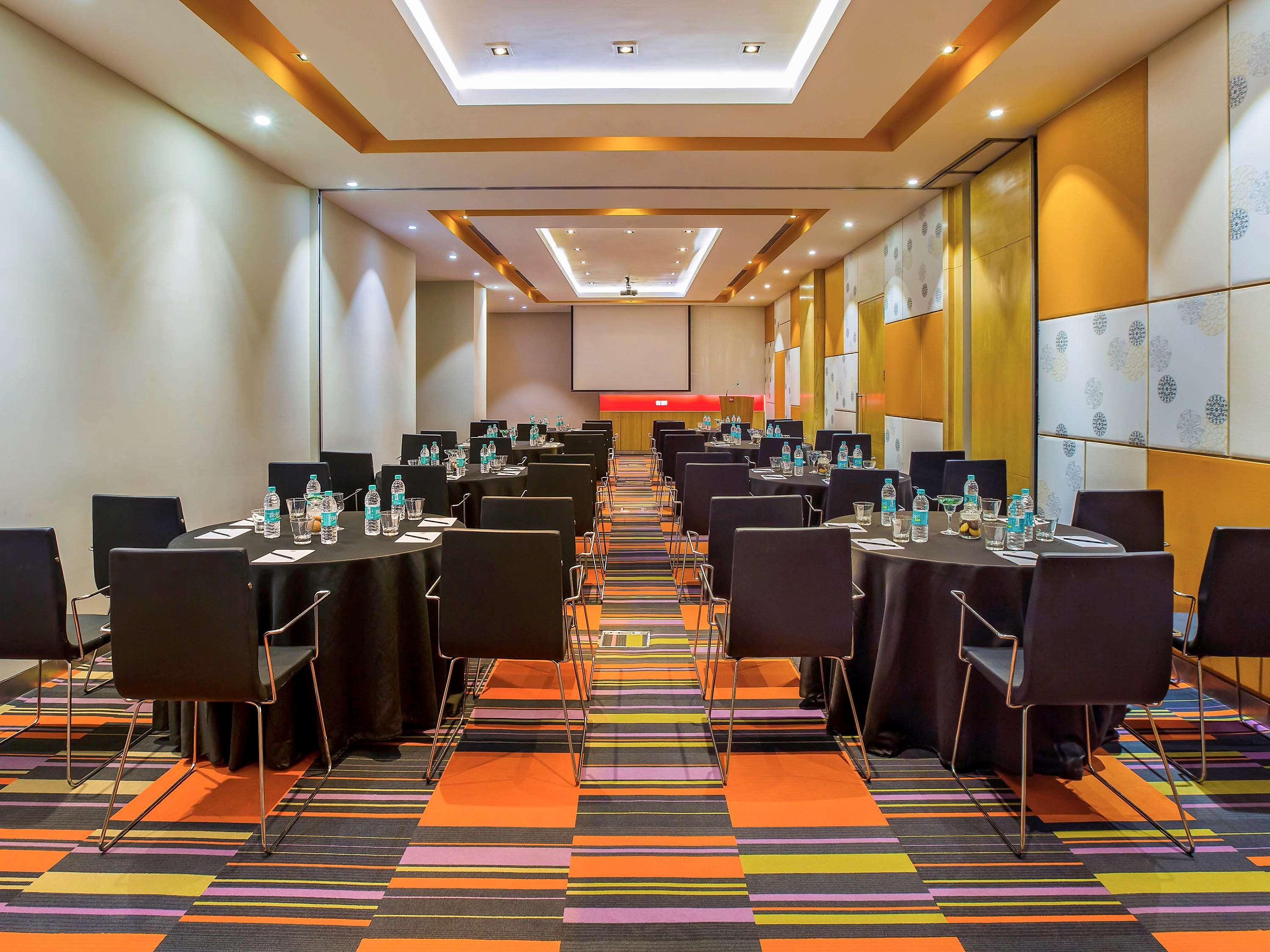 Ibis Gurgaon Golf Course Road - An Accor Brand Hotel Buitenkant foto