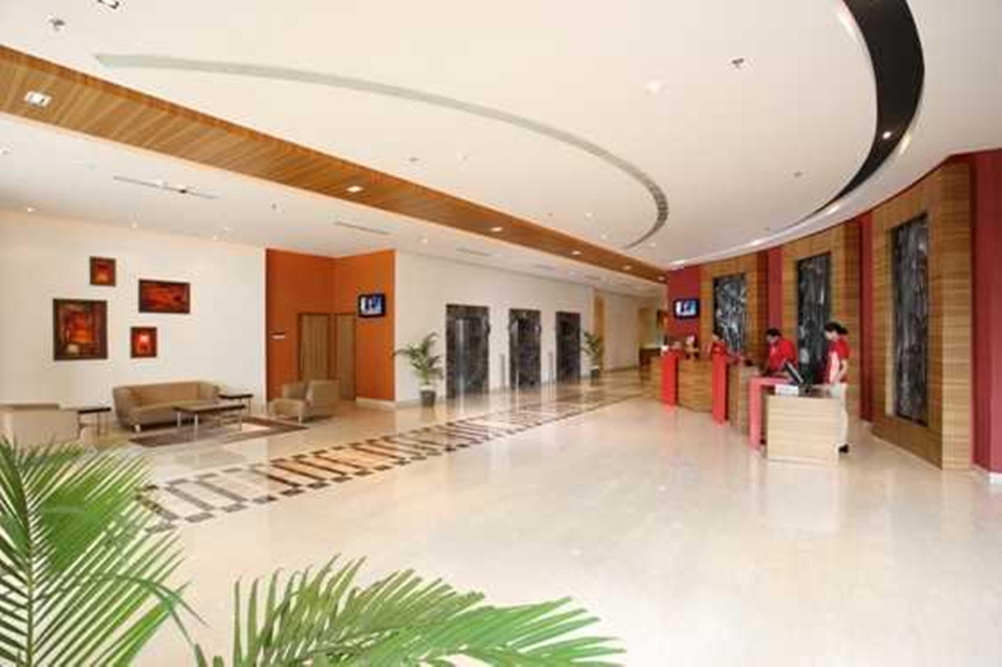 Ibis Gurgaon Golf Course Road - An Accor Brand Hotel Buitenkant foto